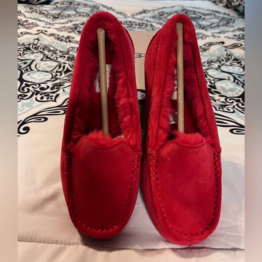 Brand New Ugg Ansley Slippers
